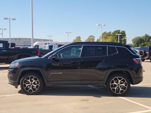 Used 2025 Jeep Compass Limited AWD/4WD image 8