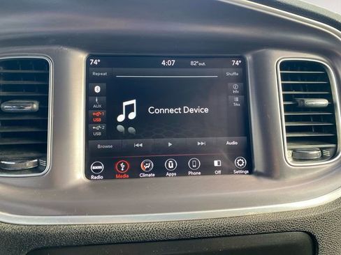 Used 2019 Dodge Charger SXT image 24