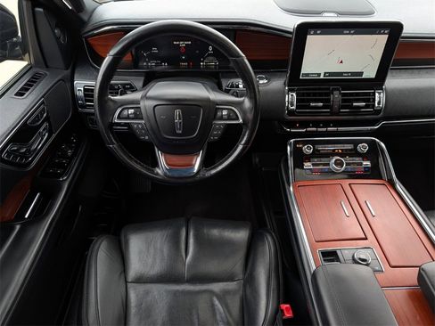 Used 2021 Lincoln Navigator Reserve image 8