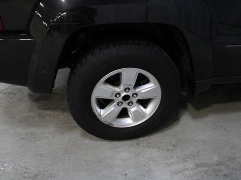 Used 2012 Jeep Liberty Sport AWD/4WD image 25