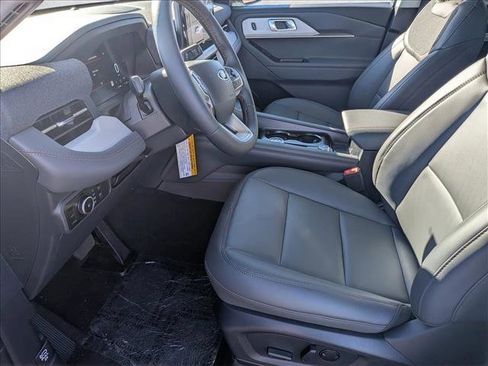 New 2025 Ford Explorer Active w/ Active Comfort Package image 4