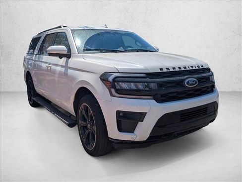 Used 2023 Ford Expedition Max Limited AWD/4WD image 3