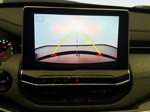 Used 2024 Jeep Compass Latitude image 15