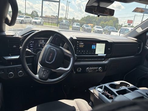 Used 2024 GMC Sierra 1500 Elevation AWD/4WD image 4