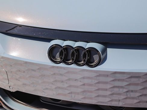 Used 2024 Audi e-tron GT Prestige AWD/4WD image 11