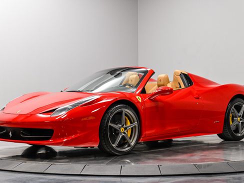 Used 2013 Ferrari 458 Spider RWD image 2