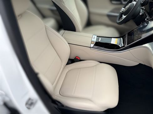 New 2026 Mercedes-Benz C 300 4MATIC Sedan image 25