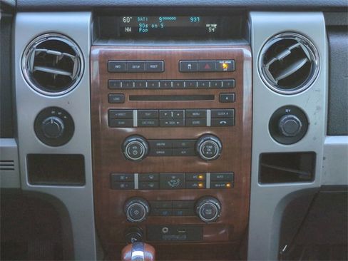 Used 2010 Ford F150 Lariat image 18