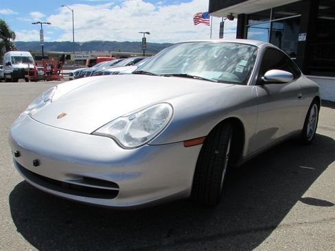 Used 2002 Porsche 911 Carrera RWD image 3