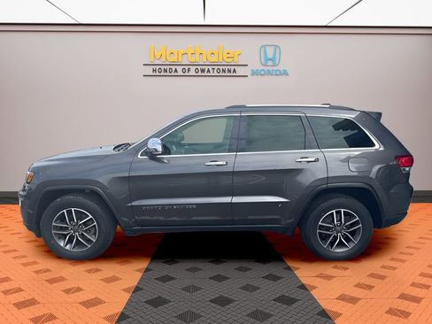 Used 2020 Jeep Grand Cherokee Limited w/ Luxury Group II image 2