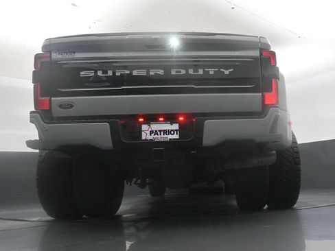 Used 2025 Ford F350 Platinum w/ FX4 Off-Road Package image 41