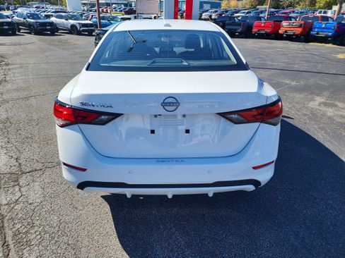 New 2025 Nissan Sentra SV image 7