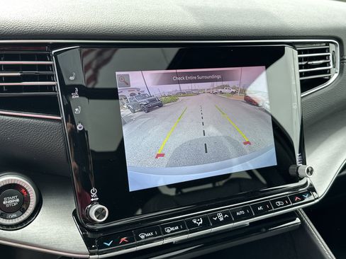 New 2025 Jeep Wagoneer 4WD w/ Premium Group I image 34