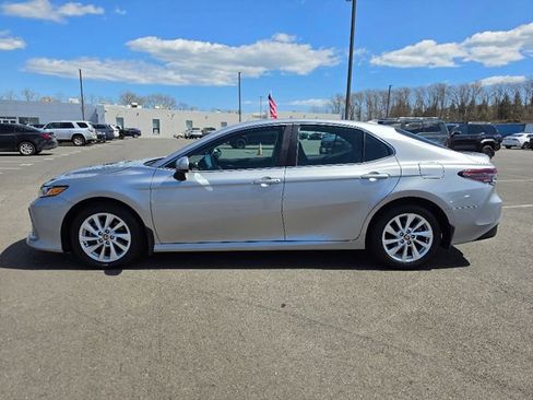Used 2024 Toyota Camry LE image 4
