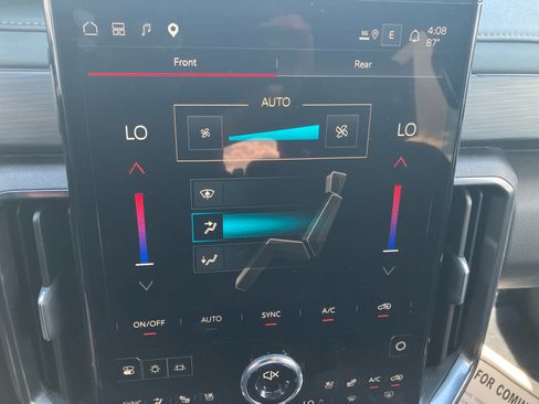 Used 2025 GMC Acadia AT4 w/ Luxury Package AWD/4WD image 25
