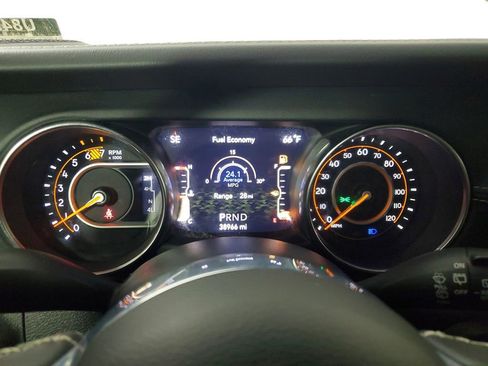 Used 2020 Jeep Wrangler Unlimited Sahara image 24