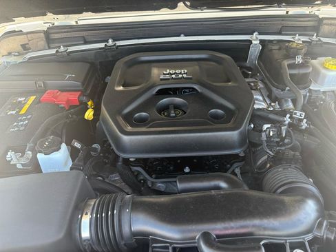 Used 2023 Jeep Wrangler Unlimited Sahara w/ Cold Weather Group AWD/4WD image 60