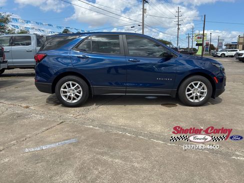 Used 2022 Chevrolet Equinox LS image 16