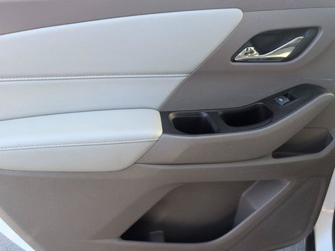 Used 2018 Chevrolet Traverse LT FWD image 36