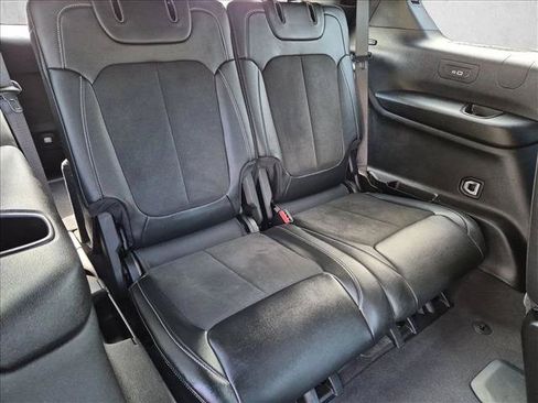 Used 2022 Jeep Grand Cherokee L Laredo AWD/4WD image 19