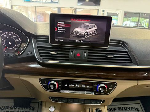 Used 2020 Audi Q5 2.0T Premium Plus w/ Premium Plus Package AWD/4WD image 16