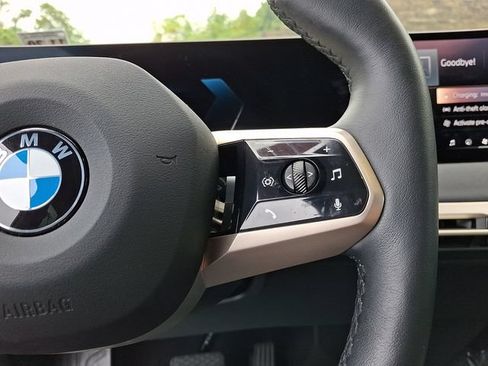 Used 2026 BMW iX xDrive60 w/ Premium Package AWD/4WD image 23