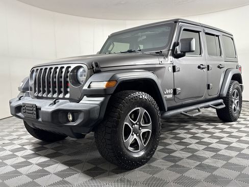 Used 2019 Jeep Wrangler Unlimited Sport S image 1