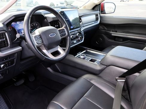Certified 2022 Ford Expedition XLT RWD image 3