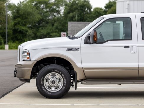 Used 2005 Ford Excursion Eddie Bauer AWD/4WD image 6