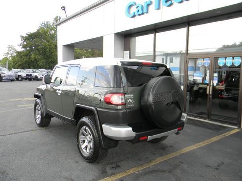 Used 2014 Toyota FJ Cruiser 4WD w/ Convenience Package image 6