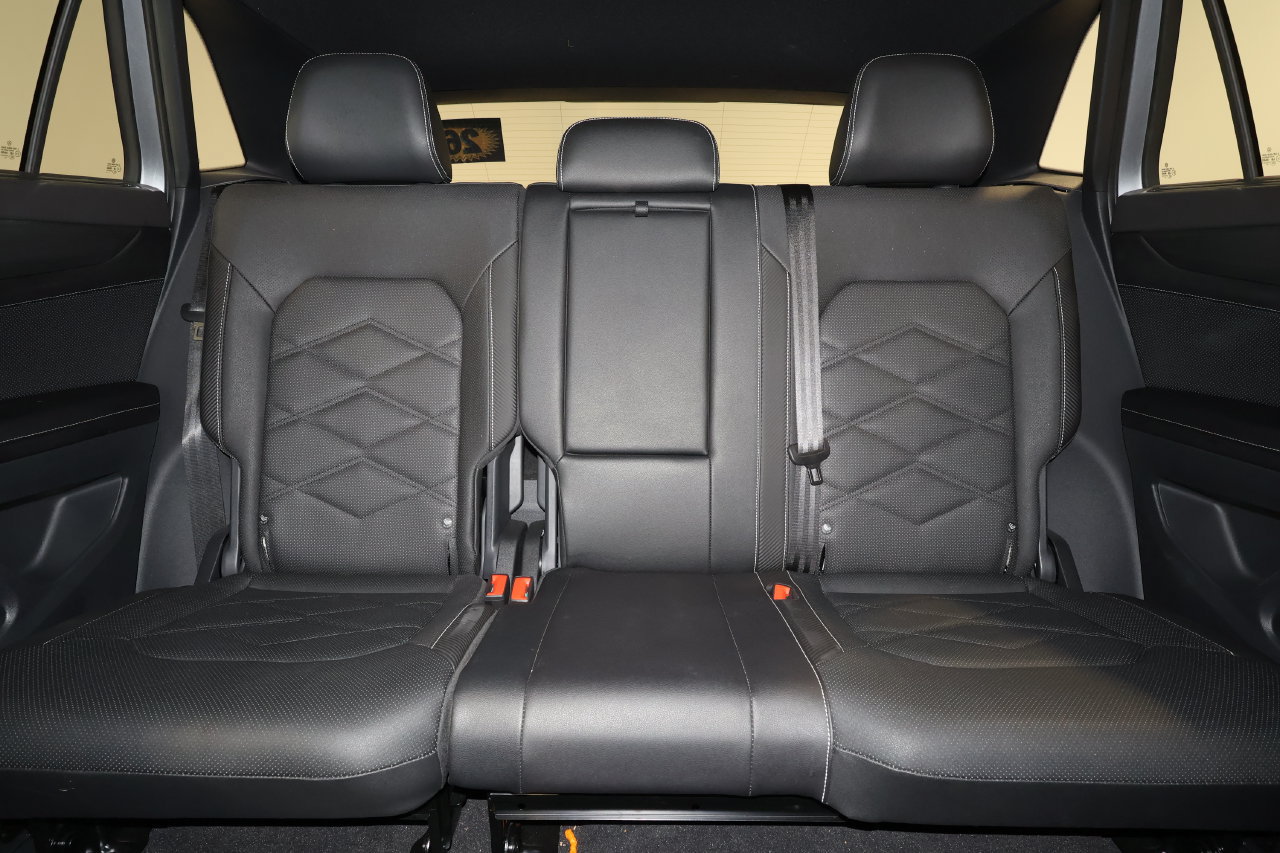 Used 2026 Volkswagen Atlas Cross Sport SE FWD image 28