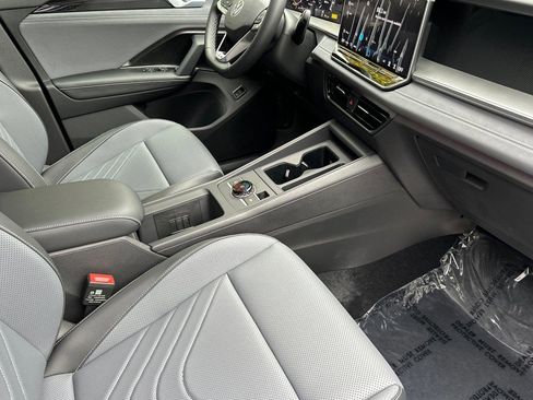 New 2026 Volkswagen Tiguan SE image 15