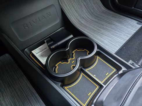 Used 2023 Rivian R1S Adventure image 31