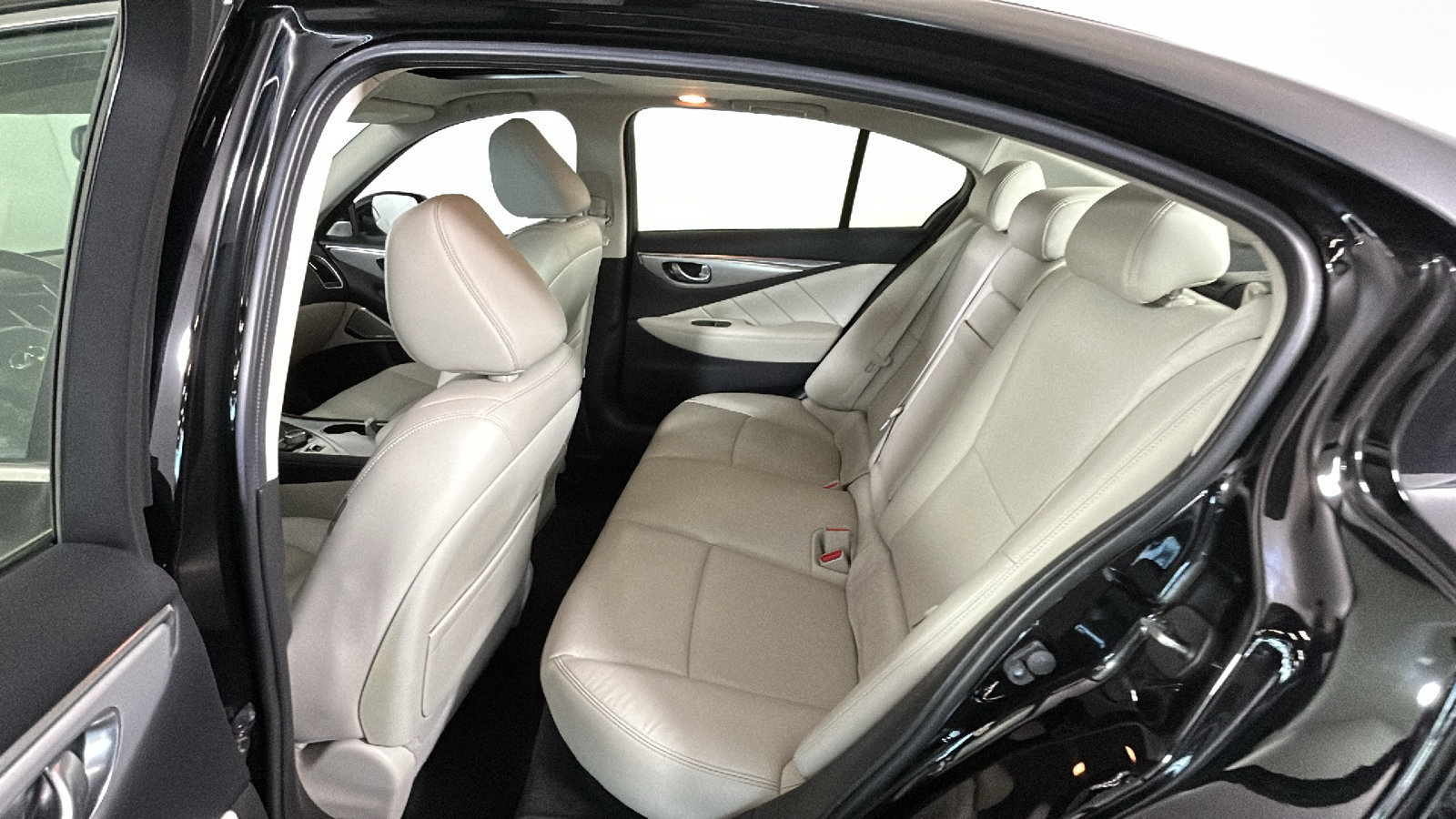 Used 2023 INFINITI Q50 Luxe AWD/4WD image 32