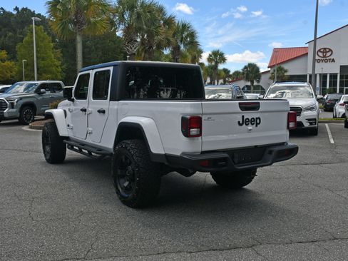 Used 2022 Jeep Gladiator Sport AWD/4WD image 3