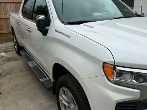 Used 2025 Chevrolet Silverado 1500 LTZ w/ LTZ Premium Package AWD/4WD image 11