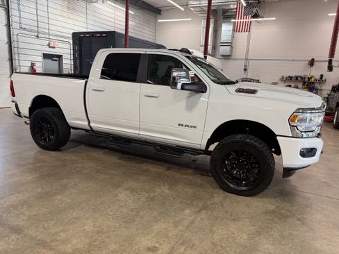 Used 2023 RAM 2500 Laramie AWD/4WD image 4