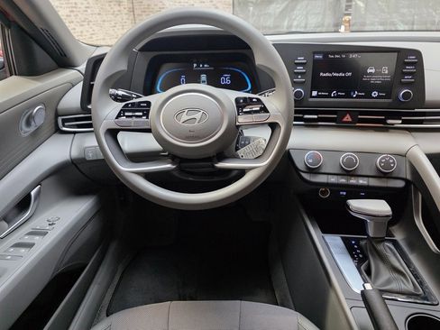 New 2026 Hyundai Elantra SE image 14