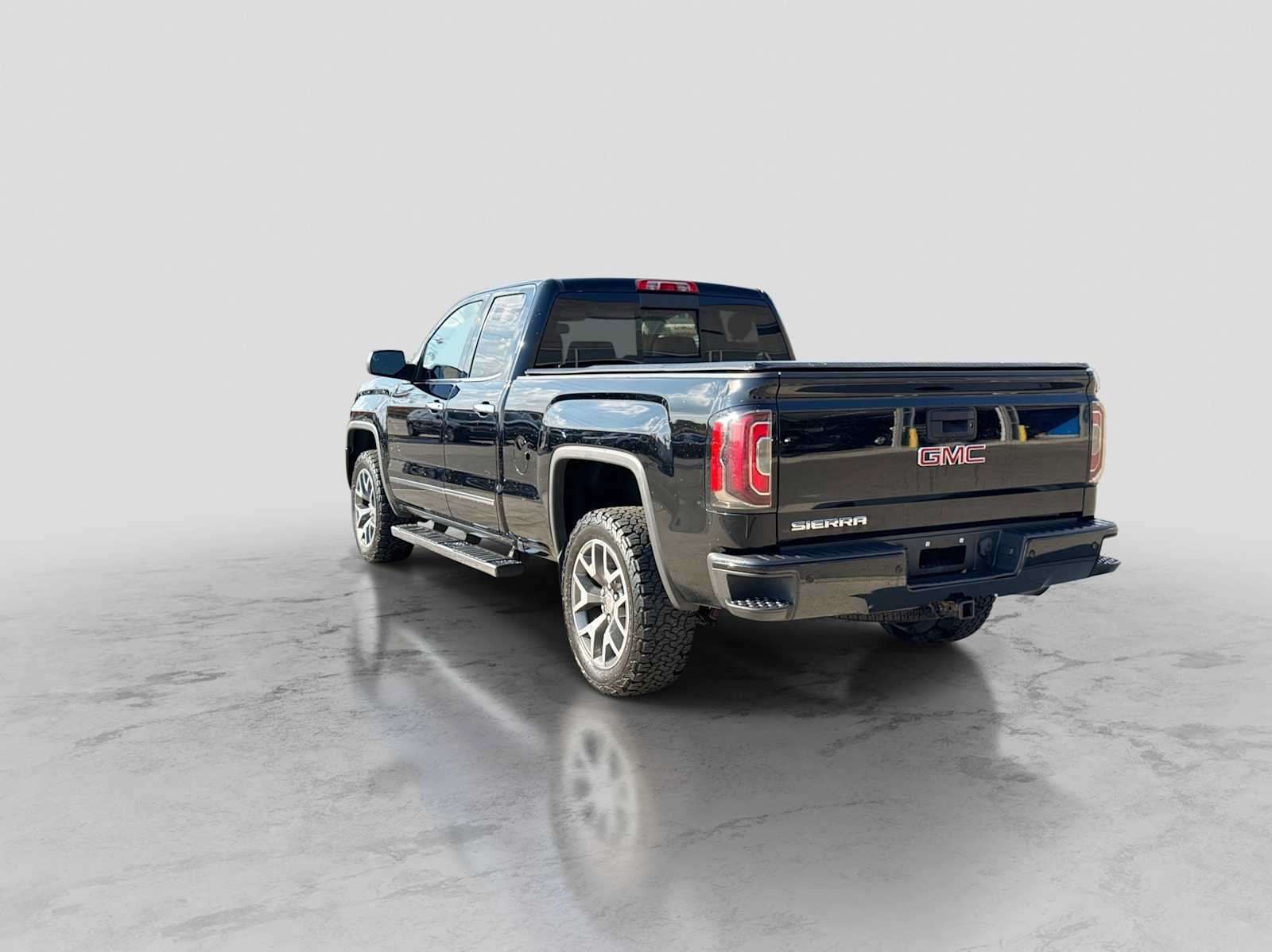Used 2016 GMC Sierra 1500 SLT AWD/4WD image 4