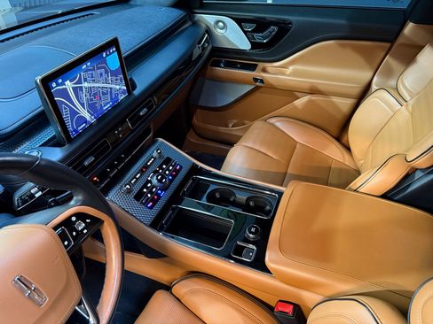 Used 2023 Lincoln Aviator Black Label image 35