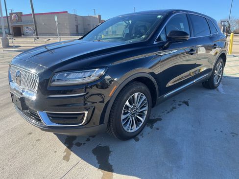 Used 2020 Lincoln Nautilus Premier w/ Equipment Group 101A image 3