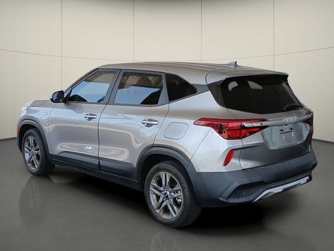Used 2022 Kia Seltos LX AWD/4WD image 5
