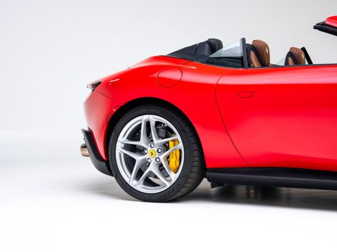 Used 2025 Ferrari Roma Spider image 35