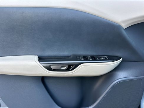 Used 2023 Lexus RZ 450e Premium w/ Technology Package image 10