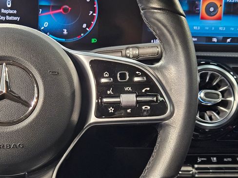 Used 2021 Mercedes-Benz CLA 250 4MATIC image 29