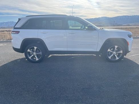 New 2026 Jeep Grand Cherokee Limited image 2