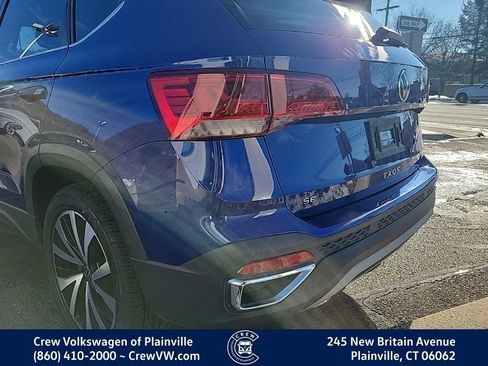 Certified 2022 Volkswagen Taos SE AWD/4WD image 30