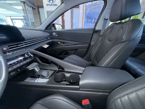 New 2026 Hyundai Elantra Limited FWD image 17