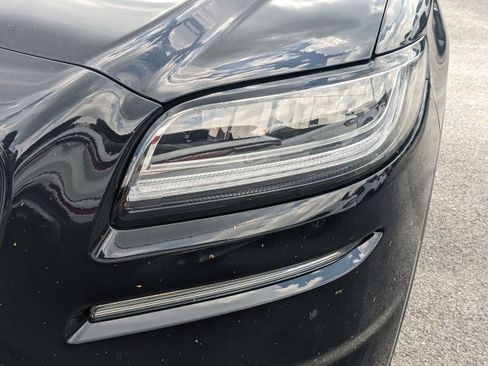 Used 2023 Lincoln Nautilus AWD w/ Premium Package image 9