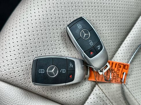 Used 2022 Mercedes-Benz GLC 300 GLC 300 image 26